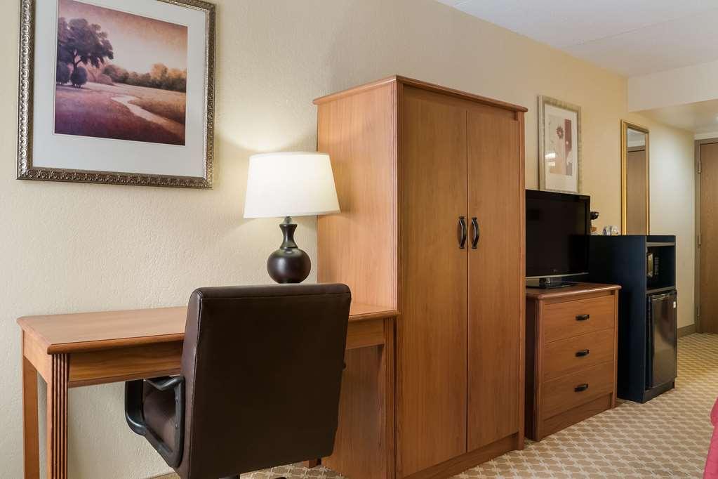 Quality Inn & Suites Сагино Номер фото