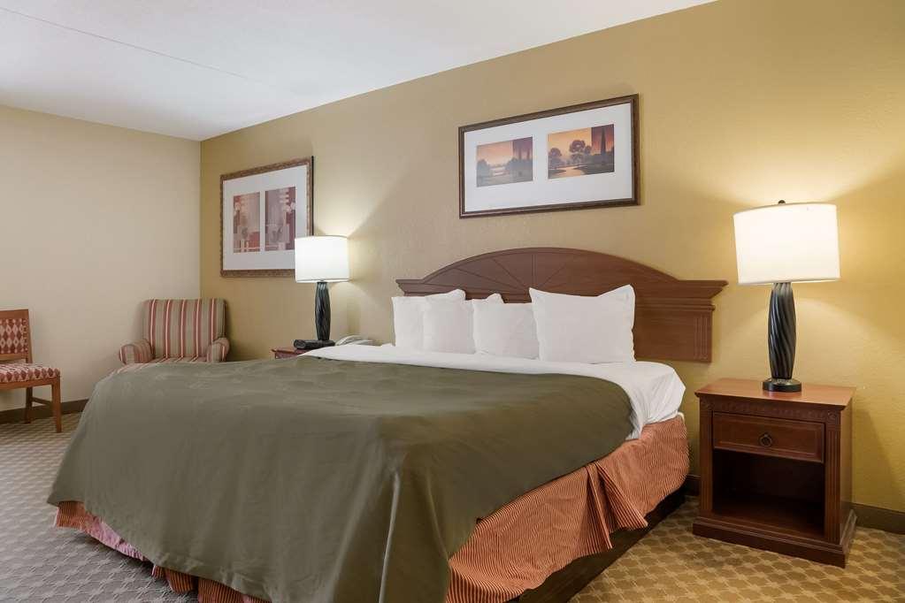Quality Inn & Suites Сагино Номер фото
