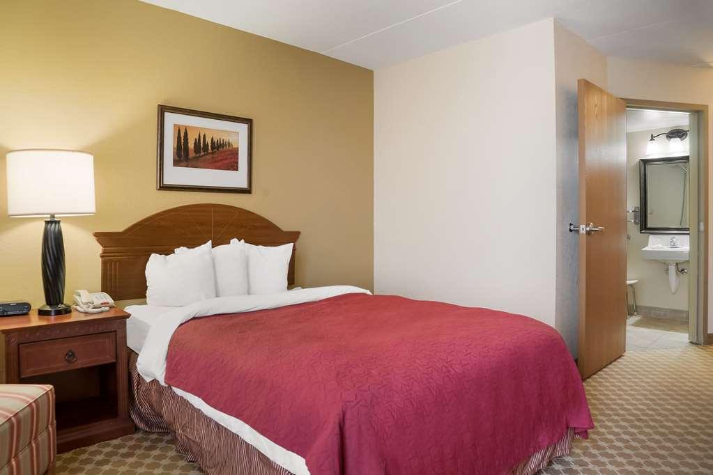 Quality Inn & Suites Сагино Номер фото
