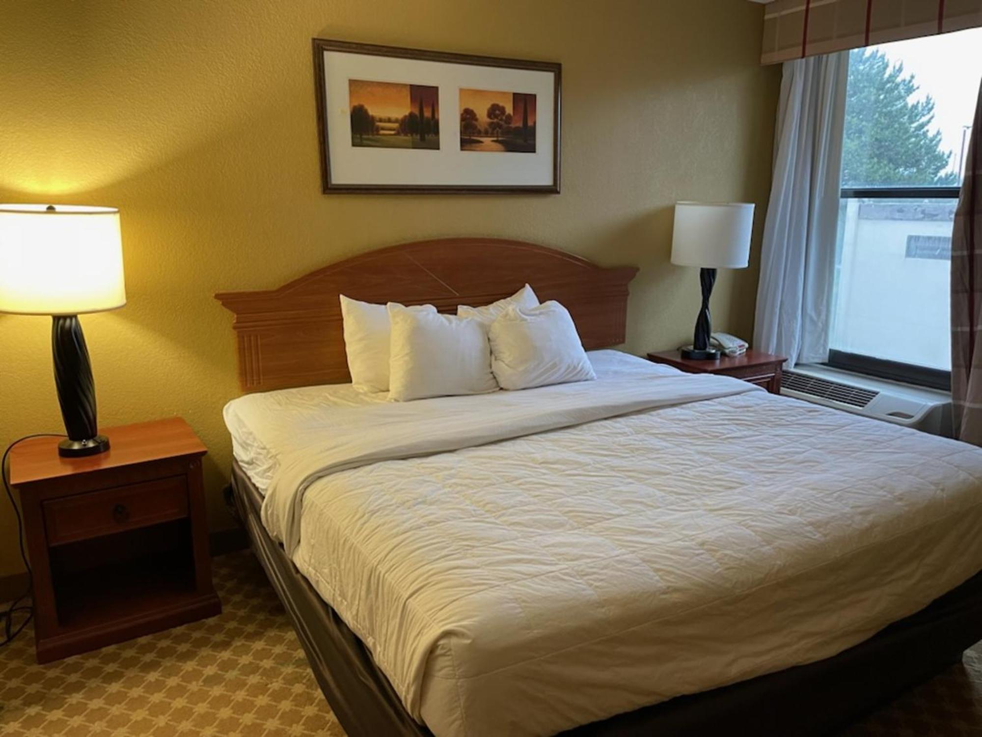 Quality Inn & Suites Сагино Экстерьер фото